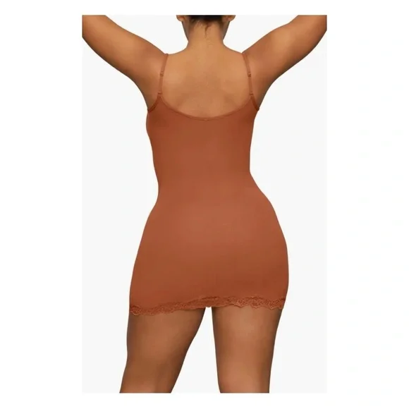 Skims fit everybody lace slip dress in bronze NWT - Picture 2 of 5